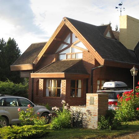 Hosteria Canela B&B Esquel Exterior photo